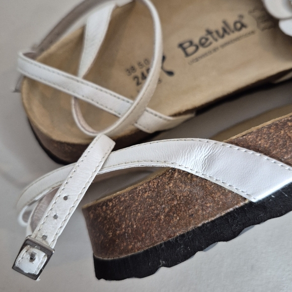 Betula by Birkenstock White Floral Applique Ankle Strap Sandal - Size 7 - 7.5 - Picture 10 of 15